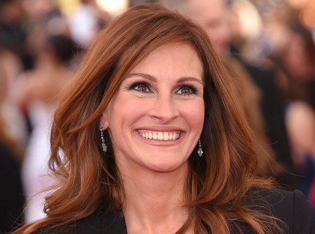 Julia Roberts المرأة الأكثر جمالاً لعام 2017!